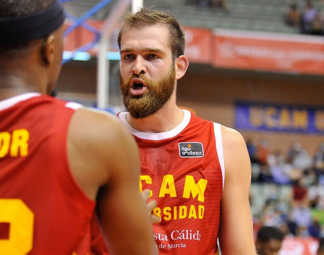 Radovic con la camiseta del UCAM Radovic con la camiseta del UCAM