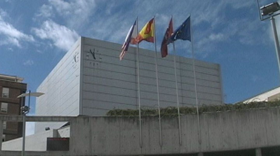 Fachada del Ayuntamiento de Tres Cantos Fachada del Ayuntamiento de Tres Cantos