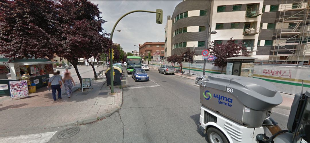 Vehículos circulando por el centro de Getafe Vehículos circulando por el centro de Getafe
