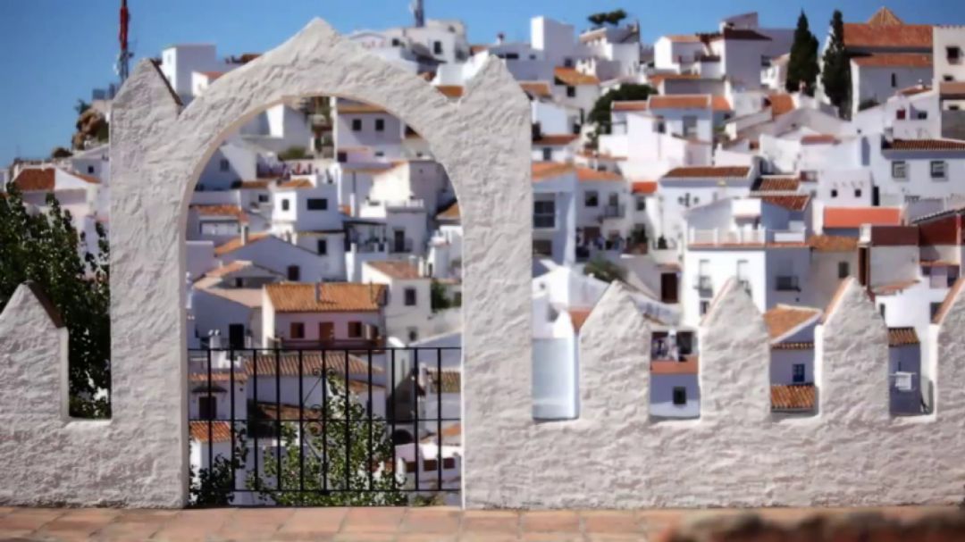 Comares Comares