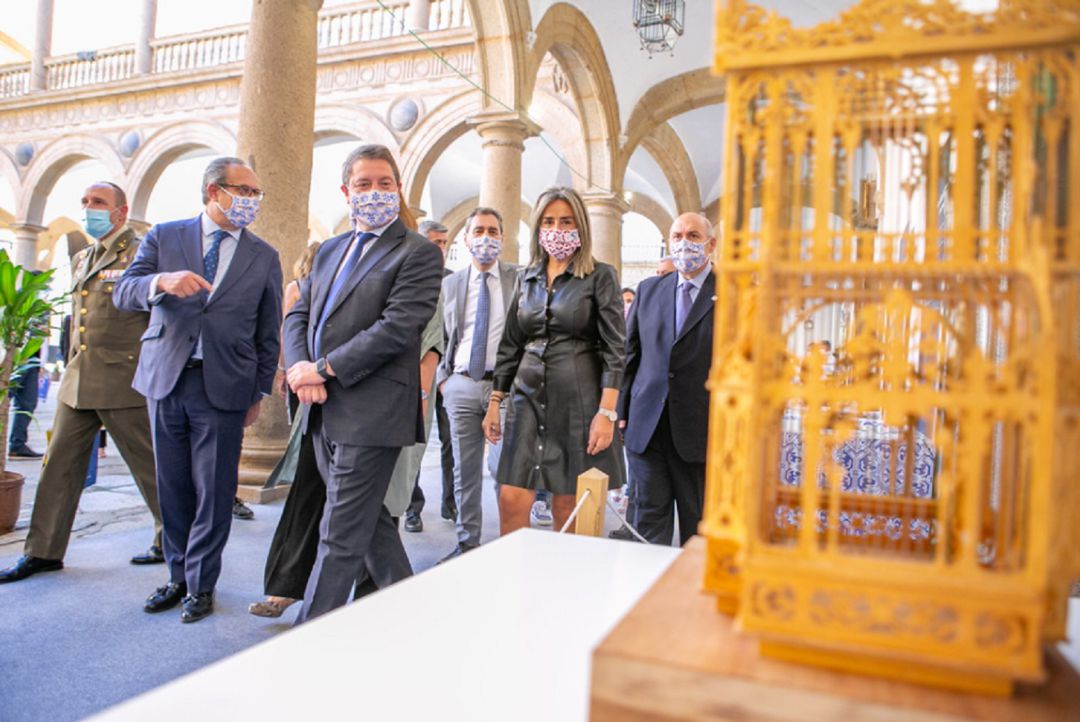 Visita del presidente de la Junta y de la alcaldesa de Toledo a FARCAMA-2021 Visita del presidente de la Junta y de la alcaldesa de Toledo a FARCAMA-2021