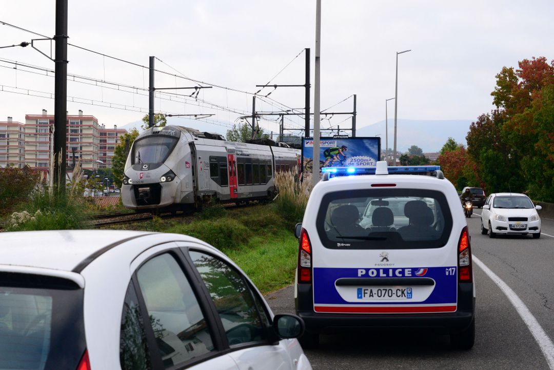 El tren que ha atropellado a los migrantes, parado en la estación de San Juan de Luz-Ciboure. El tren que ha atropellado a los migrantes, parado en la estación de San Juan de Luz-Ciboure.