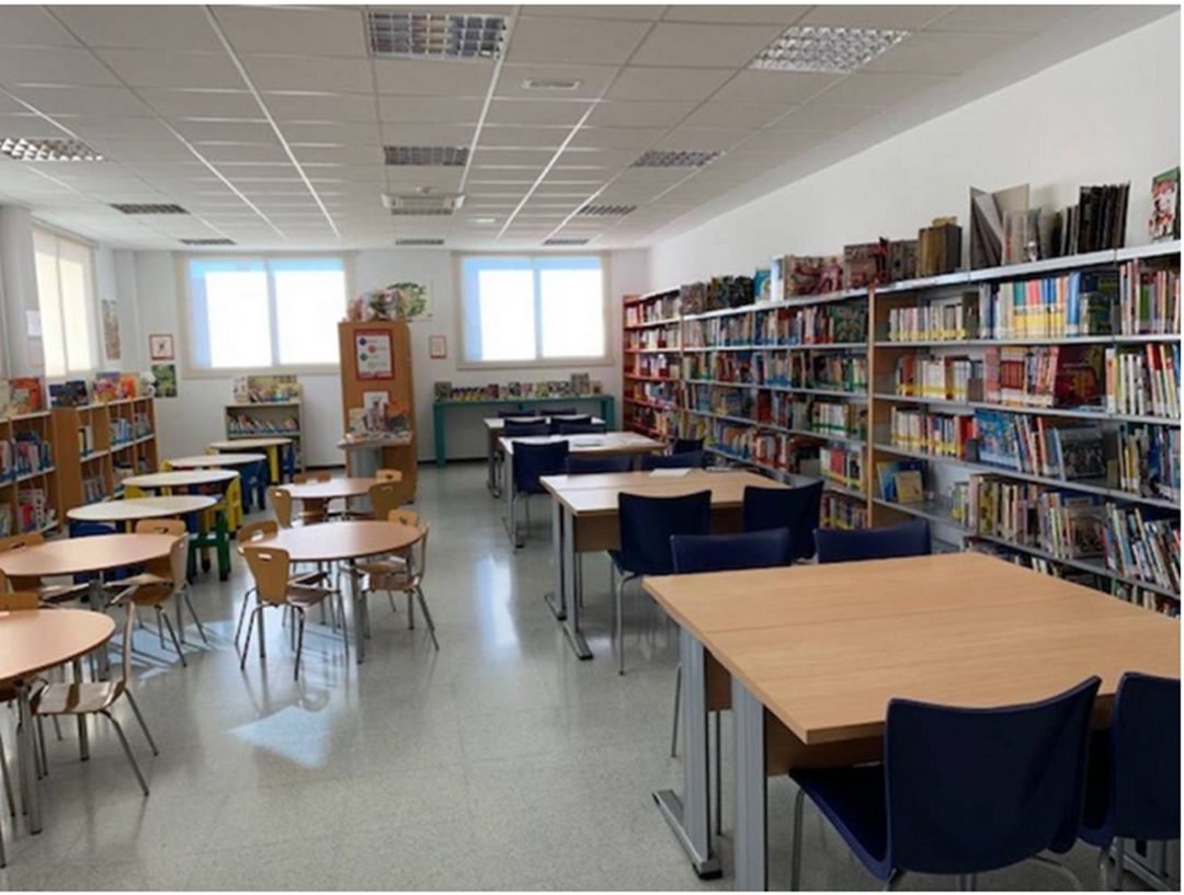 Una biblioteca municipal de Alicante vacía. Una biblioteca municipal de Alicante vacía.
