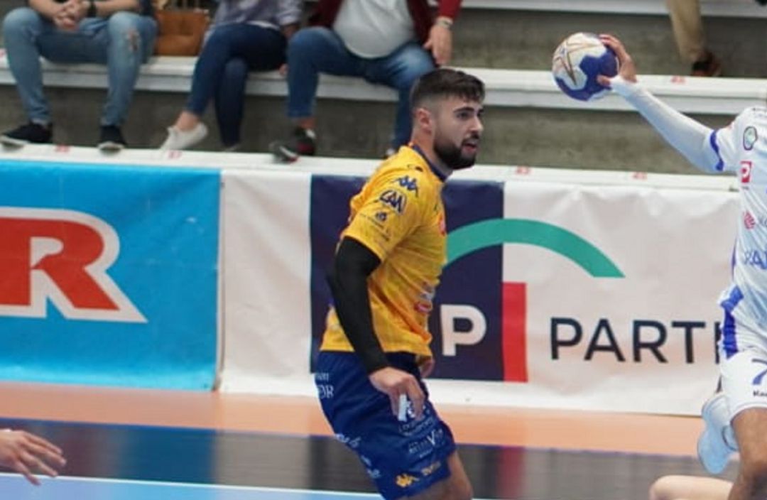 El capitán del Villa de Aranda sufre problemas en una de sus rodillas tras el duelo ante Cisne. El capitán del Villa de Aranda sufre problemas en una de sus rodillas tras el duelo ante Cisne.