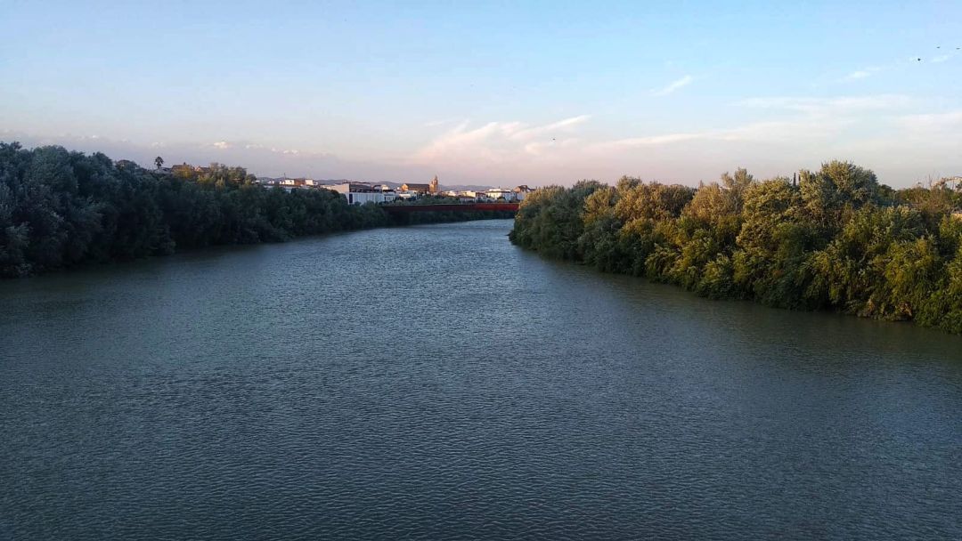 Guadalquivir a su paso por Córdoba. Foto de archivo Guadalquivir a su paso por Córdoba. Foto de archivo