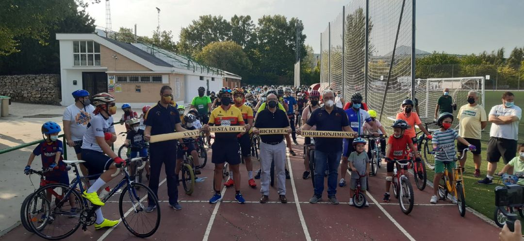 Las calles de Torredonjimeno volvieron a llenarse de bicicletas en un día muy especial. Las calles de Torredonjimeno volvieron a llenarse de bicicletas en un día muy especial.