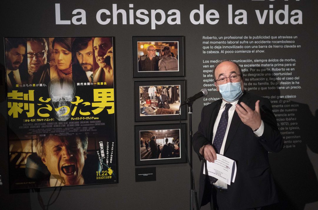 El ministro de Cultura y Deporte, Miquel Iceta, interviene en la inauguración de la exposición ‘Alex de la Iglesia. Del como una de las bellas artes’, en el día del Cine Español, en el Palacio del Marqués de Perales, a 5 de octubre de 2021, en Madrid (España). La muestra permite conocer de primera mano los procesos creativos que lleva a cabo el director, productor y guionista, Alex de La iglesia, en todos sus films, en los que antes de cineasta quiso ser historietista y dibujante.
El ministro de Cultura y Deporte, Miquel Iceta, interviene en la inauguración de la exposición ‘Alex de la Iglesia. Del como una de las bellas artes’, en el día del Cine Español, en el Palacio del Marqués de Perales, a 5 de octubre de 2021, en Madrid (España). La muestra permite conocer de primera mano los procesos creativos que lleva a cabo el director, productor y guionista, Alex de La iglesia, en todos sus films, en los que antes de cineasta quiso ser historietista y dibujante.