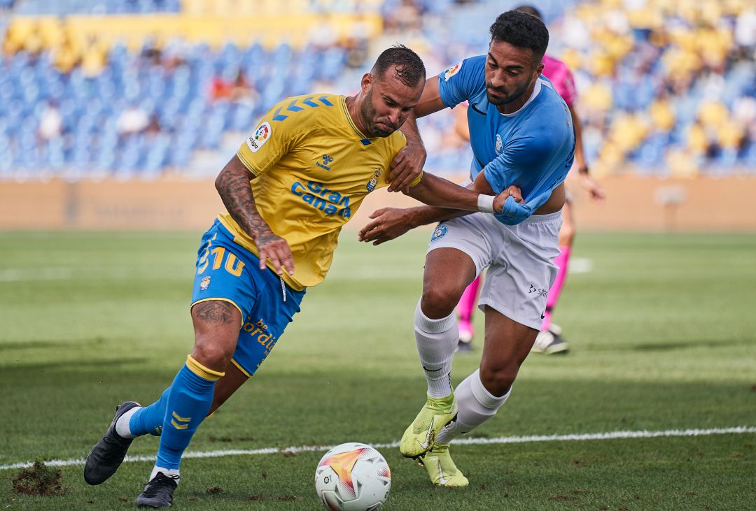 Jesé intenta zafarse de un rival durante un partido de la presente temporada Jesé intenta zafarse de un rival durante un partido de la presente temporada