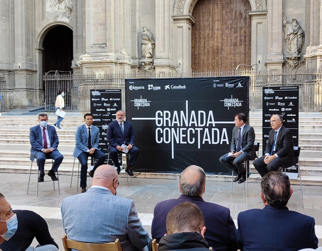 Presentación del proyecto 'Granada Conectada' en la Plaza de las Pasiegas de Granada Presentación del proyecto 'Granada Conectada' en la Plaza de las Pasiegas de Granada
