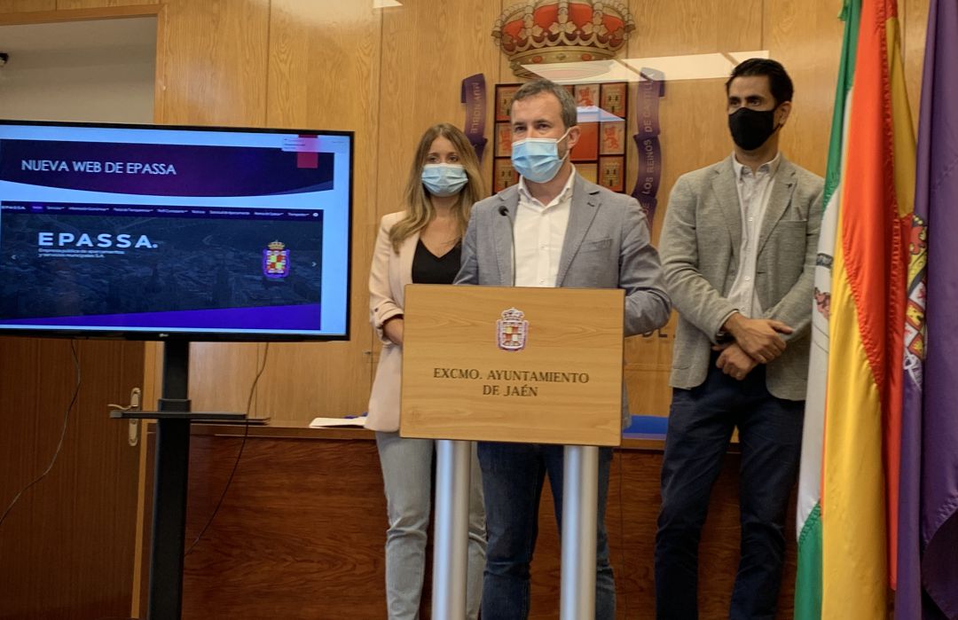 El alcalde de Jaén, Julio Millán, durante su intervención en la rueda de prensa. El alcalde de Jaén, Julio Millán, durante su intervención en la rueda de prensa.