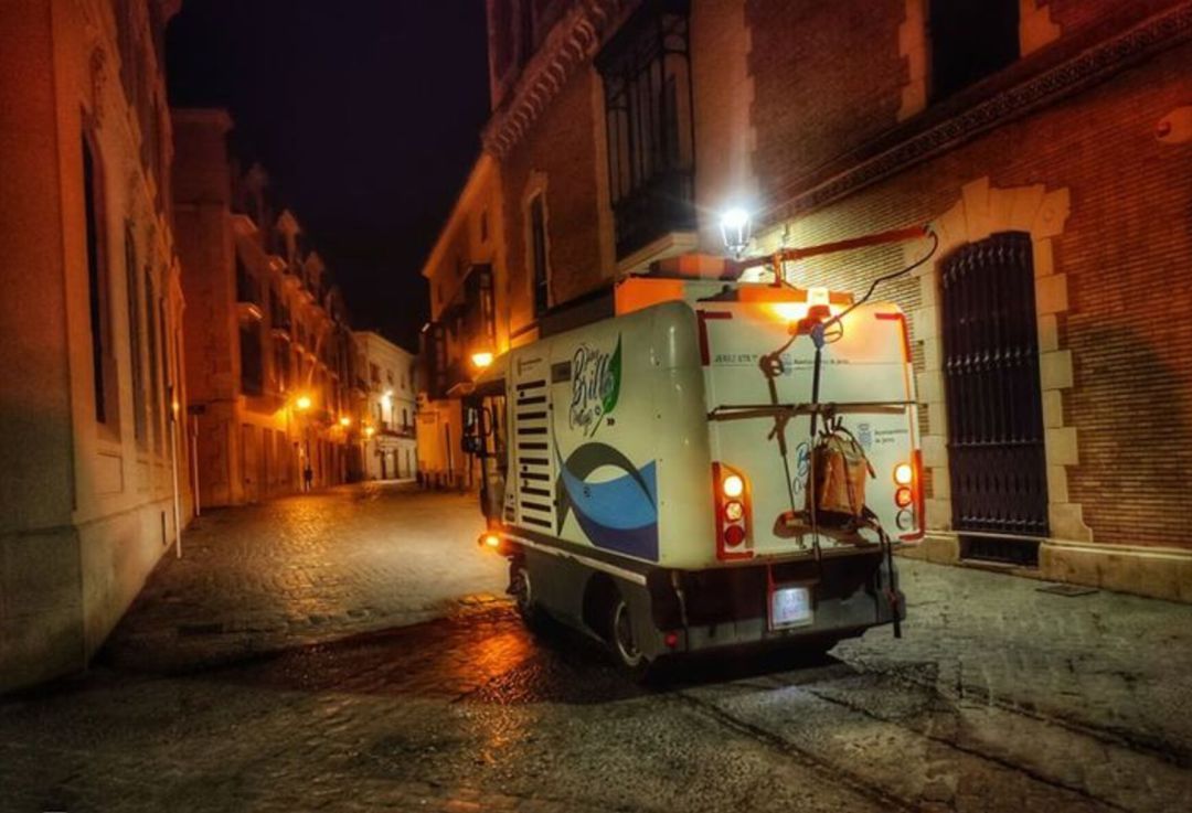 Labores de limpieza en el centro de Jerez Labores de limpieza en el centro de Jerez