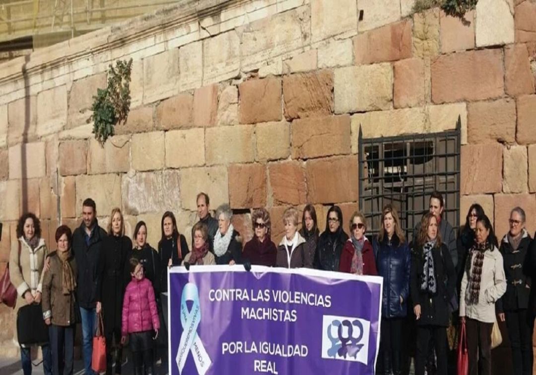 Concentración contra la violencia machista. Foto: FOML Concentración contra la violencia machista. Foto: FOML