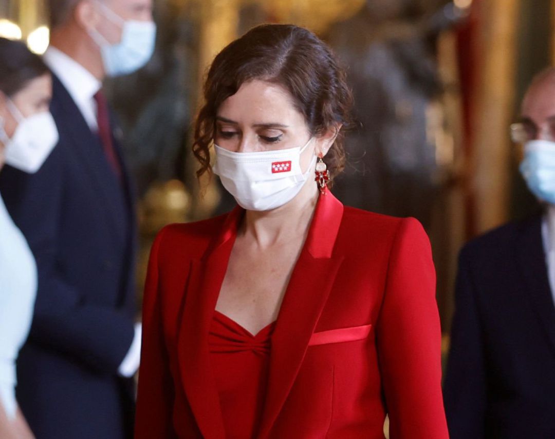 La presidenta de Madrid, Isabel Díaz Ayuso, durante la recepción ofrecida por los Reyes en el Palacio Real con motivo de la Fiesta Nacional del 12 de Octubre, este martes. La presidenta de Madrid, Isabel Díaz Ayuso, durante la recepción ofrecida por los Reyes en el Palacio Real con motivo de la Fiesta Nacional del 12 de Octubre, este martes.