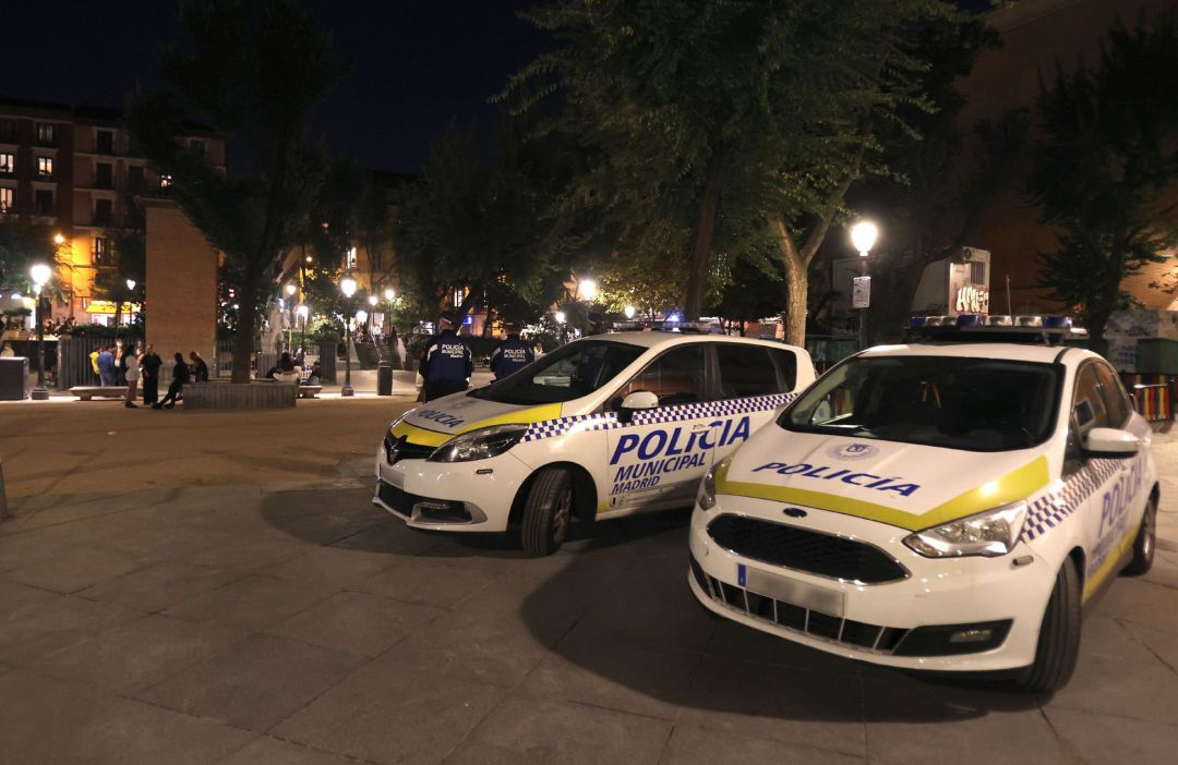 Agentes de la Policía Municipal patrullan por los aledaños de la zona de Ciudad Universitaria-Moncloa de Madrid durante el puente. Agentes de la Policía Municipal patrullan por los aledaños de la zona de Ciudad Universitaria-Moncloa de Madrid durante el puente.