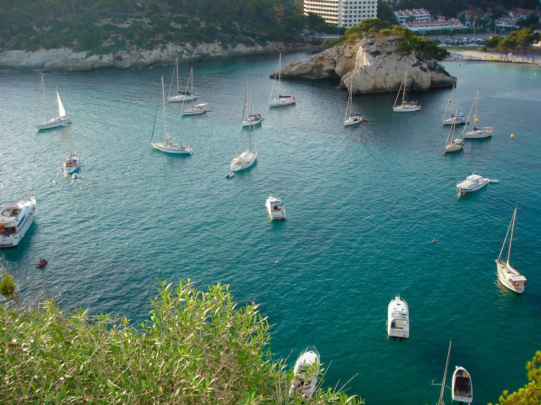 Més per Menorca posa en dubte que el nou Pla General de Ports vagi a controlar l'arribada de noves embarcacions i turistes. Més per Menorca posa en dubte que el nou Pla General de Ports vagi a controlar l'arribada de noves embarcacions i turistes.