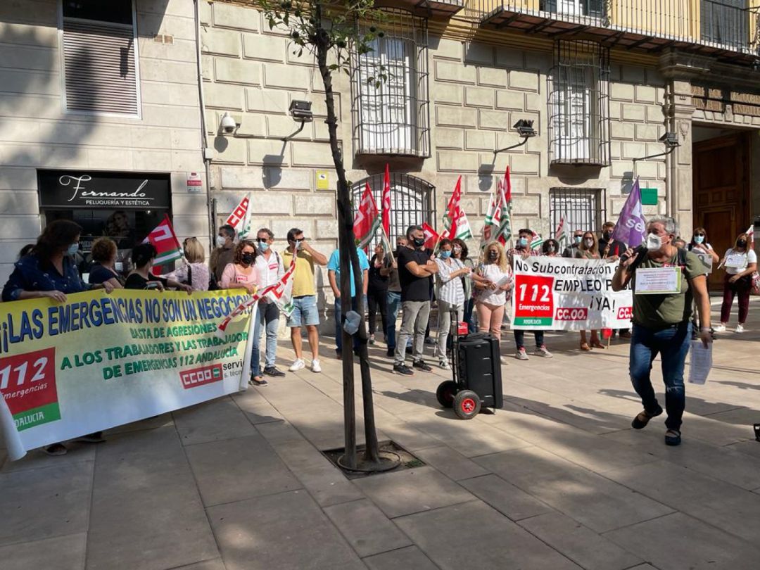 Concentración de trabajadores ante la sede de la delegación del gobierno de la Junta de Andalucía en Málaga Concentración de trabajadores ante la sede de la delegación del gobierno de la Junta de Andalucía en Málaga
