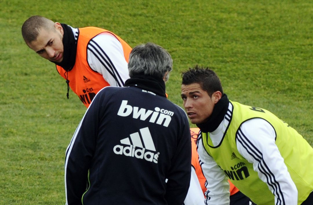 Cristiano Ronaldo, Mourinho y Benzema, durante un entrenamiento del Real Madrid en 2010 Cristiano Ronaldo, Mourinho y Benzema, durante un entrenamiento del Real Madrid en 2010