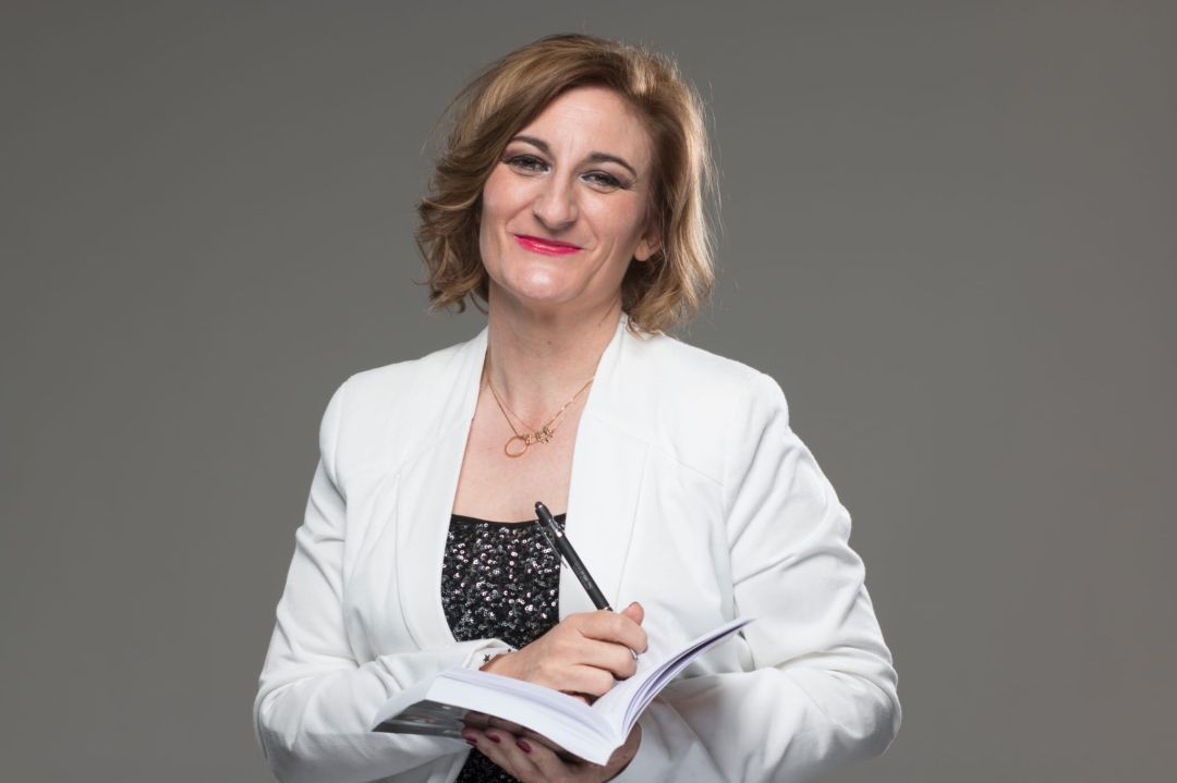 La escritora pedernoseña La escritora pedernoseña