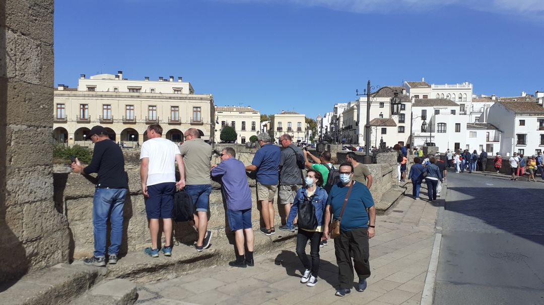 El Puente Nuevo es una de las zonas más transitadas por los visitantes a Ronda El Puente Nuevo es una de las zonas más transitadas por los visitantes a Ronda