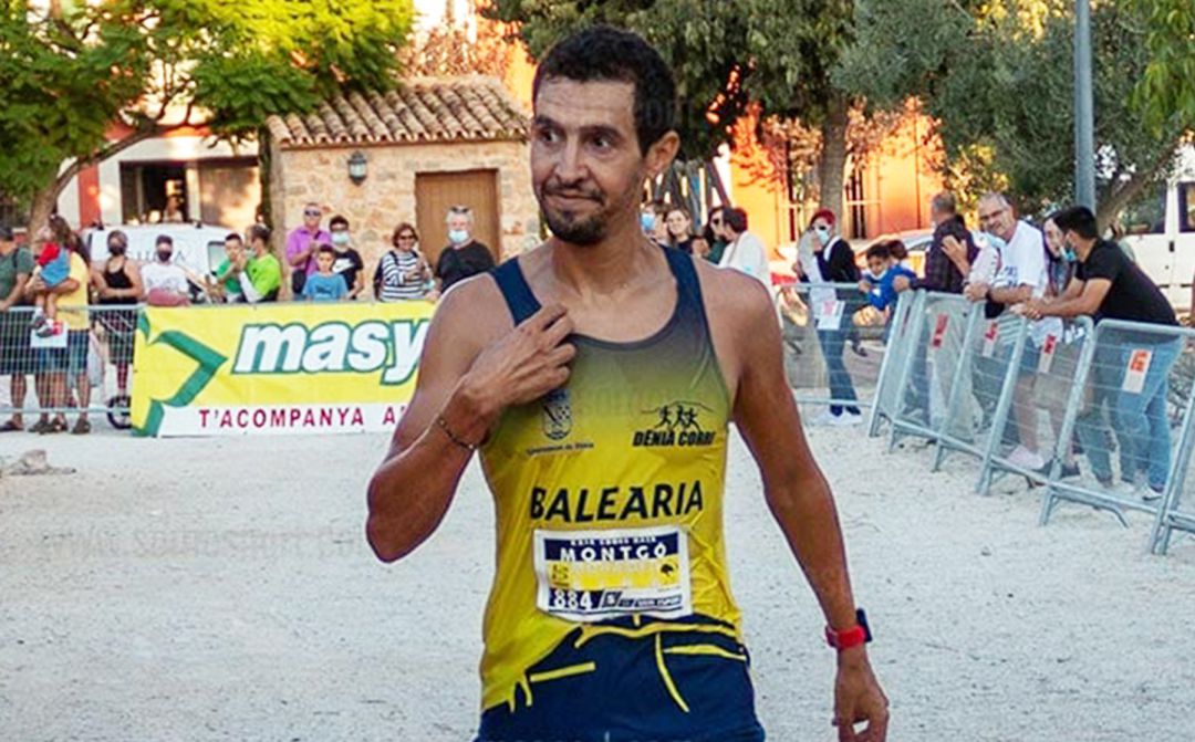 Moha Rida Younes en la meta de Jesús Pobre. Moha Rida Younes en la meta de Jesús Pobre.
