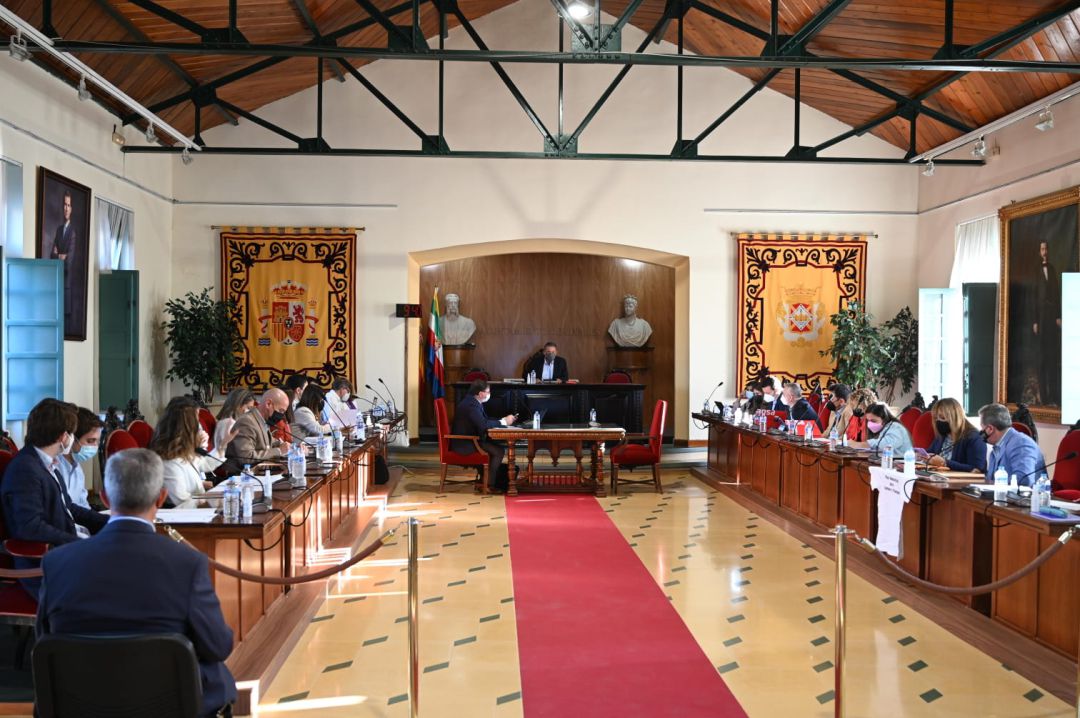 Salón de Plenos Linares. 14 de octubre. Salón de Plenos Linares. 14 de octubre.