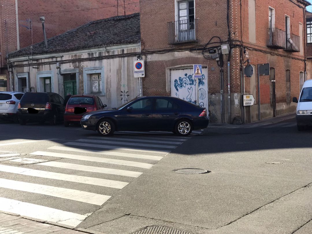Paso de peatones de Medina del Campo en el que ha tenido lugar el atropello Paso de peatones de Medina del Campo en el que ha tenido lugar el atropello