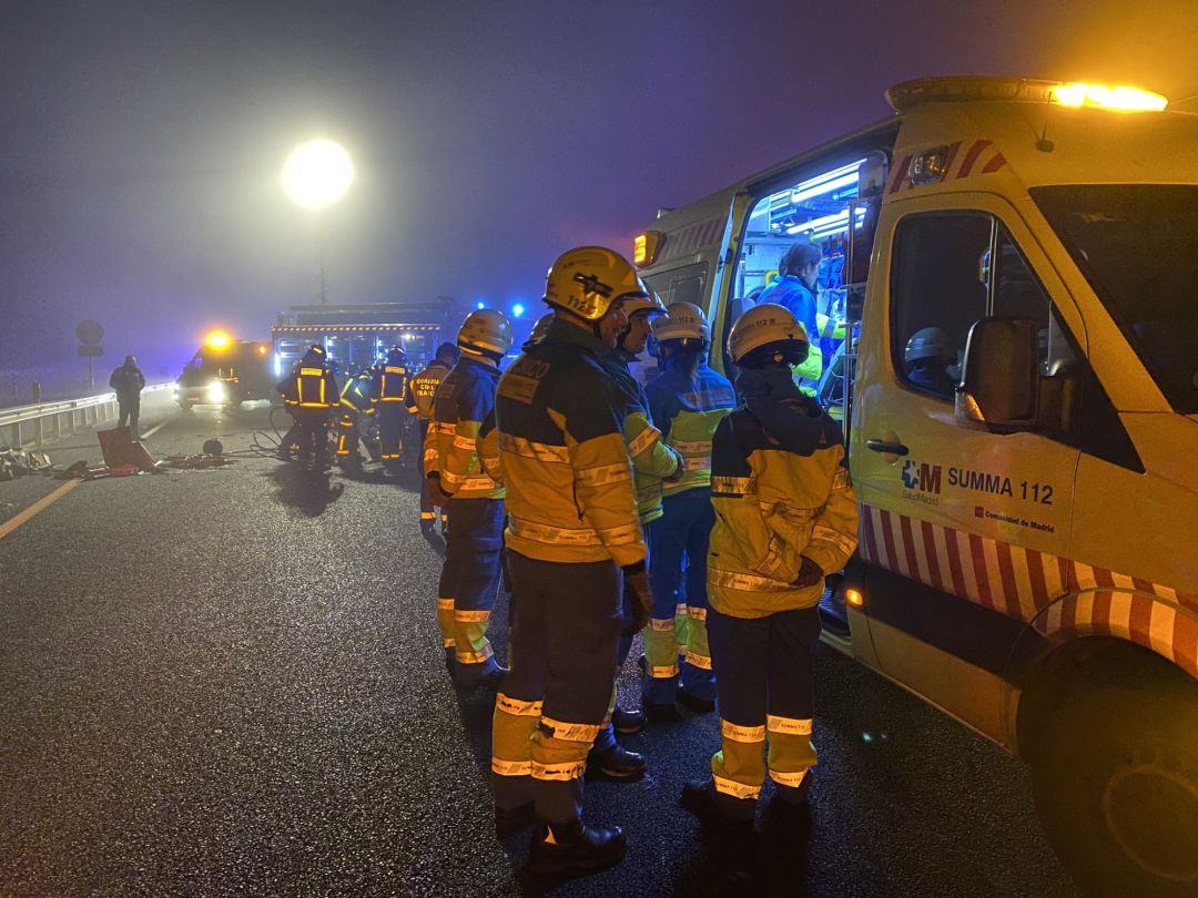 Servicios de emergencia asistiendo al accidente en diciembre de 2019 Servicios de emergencia asistiendo al accidente en diciembre de 2019