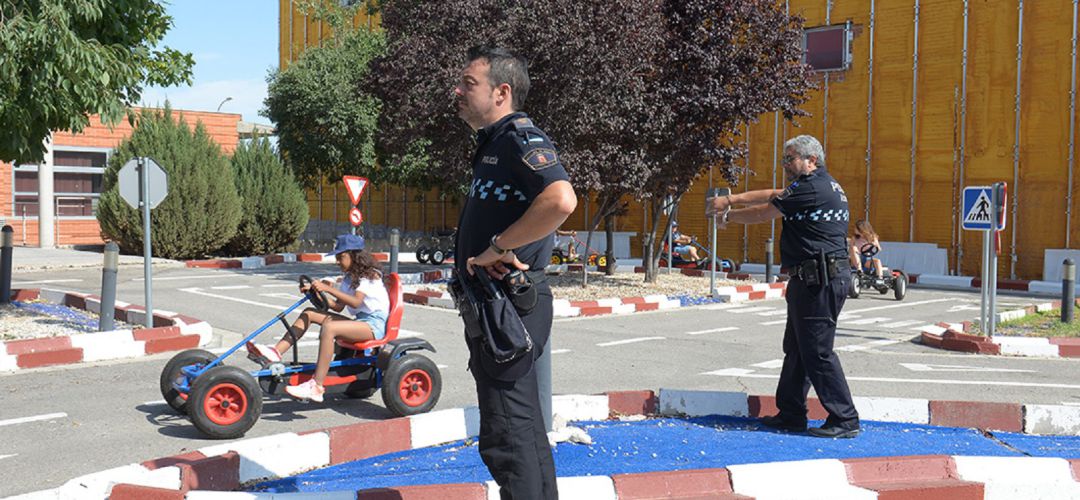 Los agentes tutores realizan labores de educación vial y de prevención de riesgos en redes sociales Los agentes tutores realizan labores de educación vial y de prevención de riesgos en redes sociales