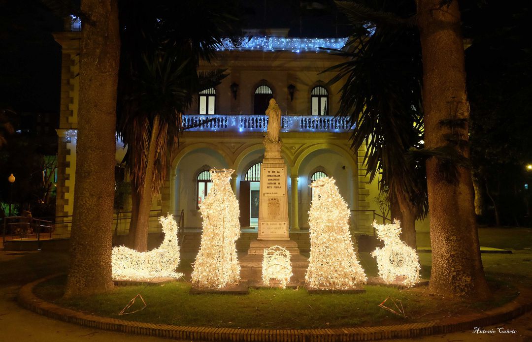 Alumbrado de Navidad en La Línea. Alumbrado de Navidad en La Línea.