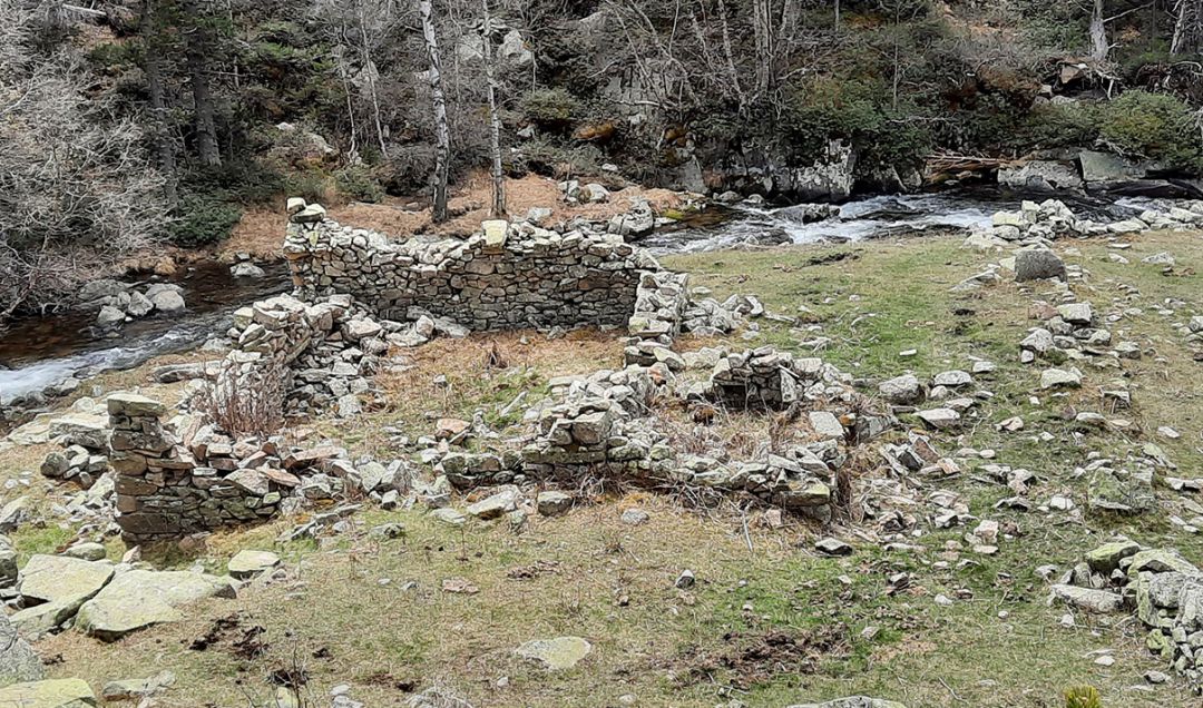 El codirector de l'excavació de la farga del Madriu cobra 4.400 euros al mes El codirector de l'excavació de la farga del Madriu cobra 4.400 euros al mes