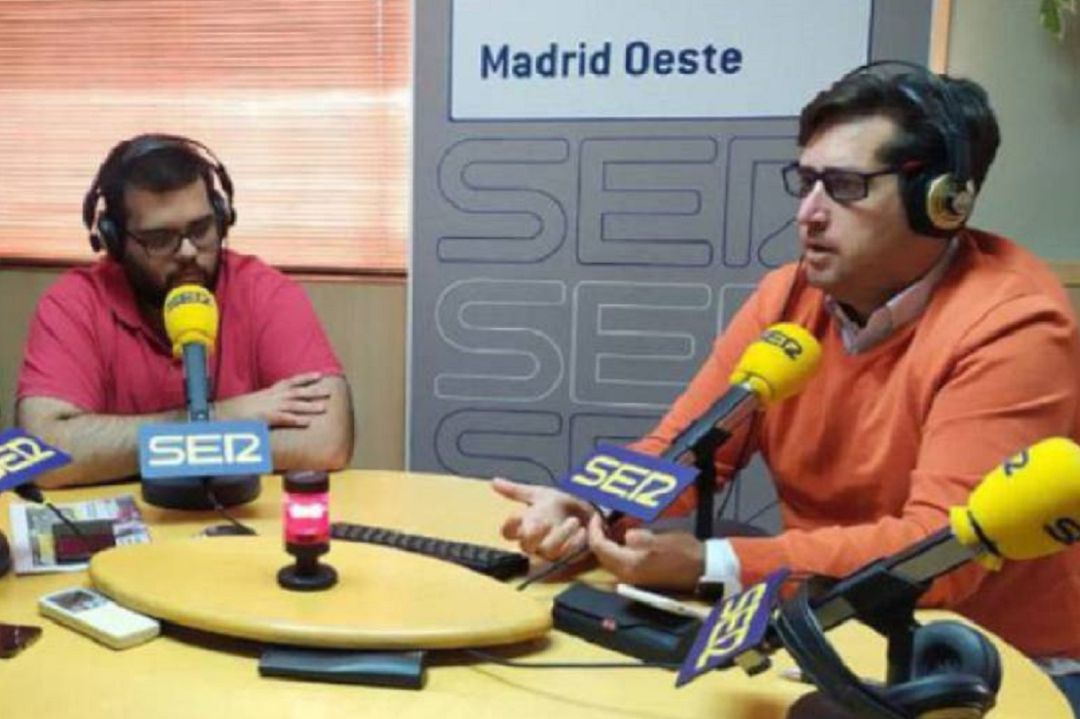 De izquierda a derecha los periodistas Rubén Sánchez y Gustavo Muñana De izquierda a derecha los periodistas Rubén Sánchez y Gustavo Muñana