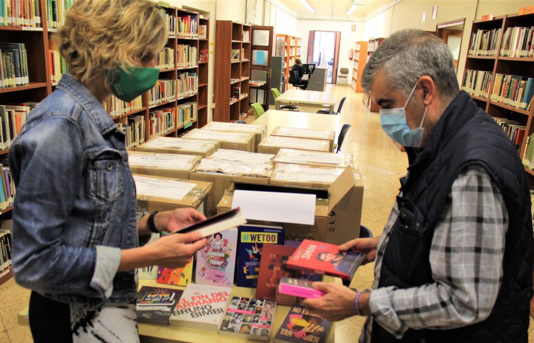 Algunos de los libros que la jueza de Castelló ha retirado de forma cautelarísima. Algunos de los libros que la jueza de Castelló ha retirado de forma cautelarísima.