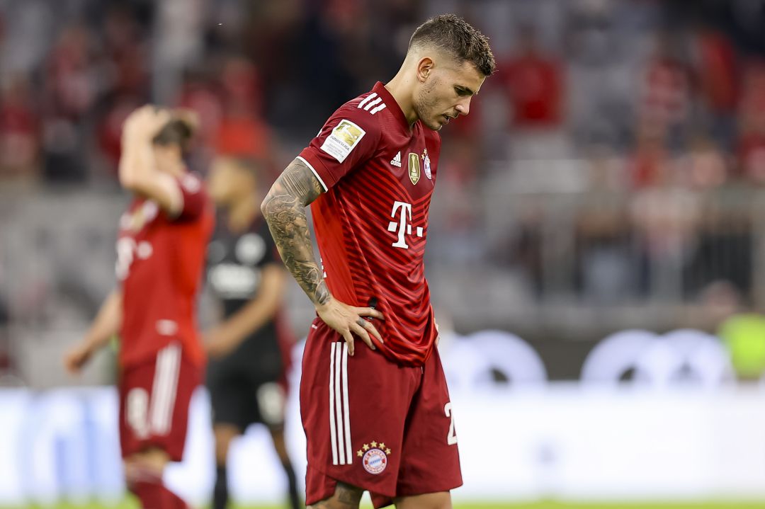 Lucas Hernández se lamenta durante un partido del Bayern Lucas Hernández se lamenta durante un partido del Bayern