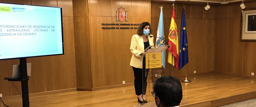 Jornada sobre autorizaciones de residencia para mujeres extranjeras víctimas de violencia. La Subdelegada, María Rivas Jornada sobre autorizaciones de residencia para mujeres extranjeras víctimas de violencia. La Subdelegada, María Rivas