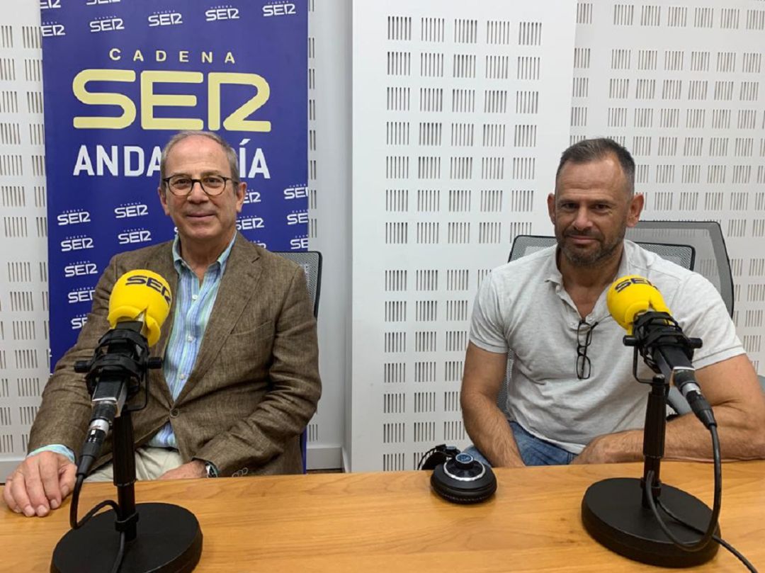 Los arqueólogos Fernando Amores, a la izquierda, y Álvaro Jiménez Sancho en el estudio 'Iñaki Gabilondo' de Radio Sevilla Los arqueólogos Fernando Amores, a la izquierda, y Álvaro Jiménez Sancho en el estudio 'Iñaki Gabilondo' de Radio Sevilla