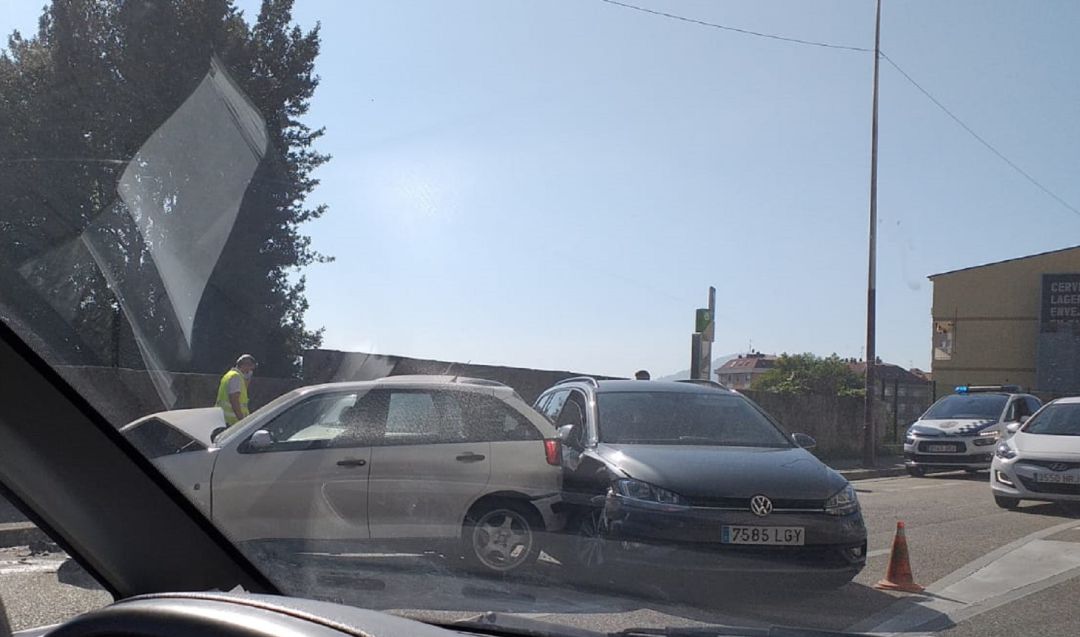 Coches afectados tras el accidente Coches afectados tras el accidente