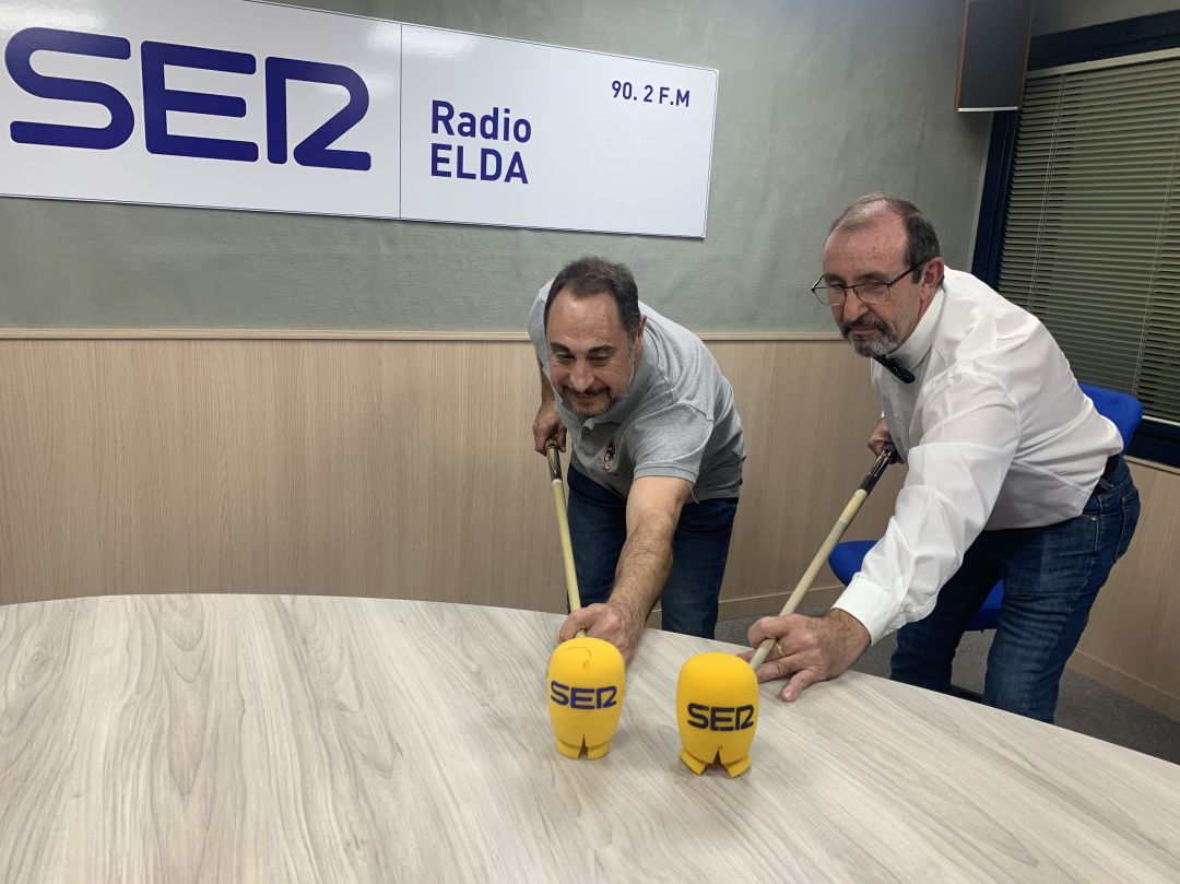Julián Amorós (I) y Pepito Albert quieren impulsar la sección de billar del Centro Excursionista Eldense Julián Amorós (I) y Pepito Albert quieren impulsar la sección de billar del Centro Excursionista Eldense