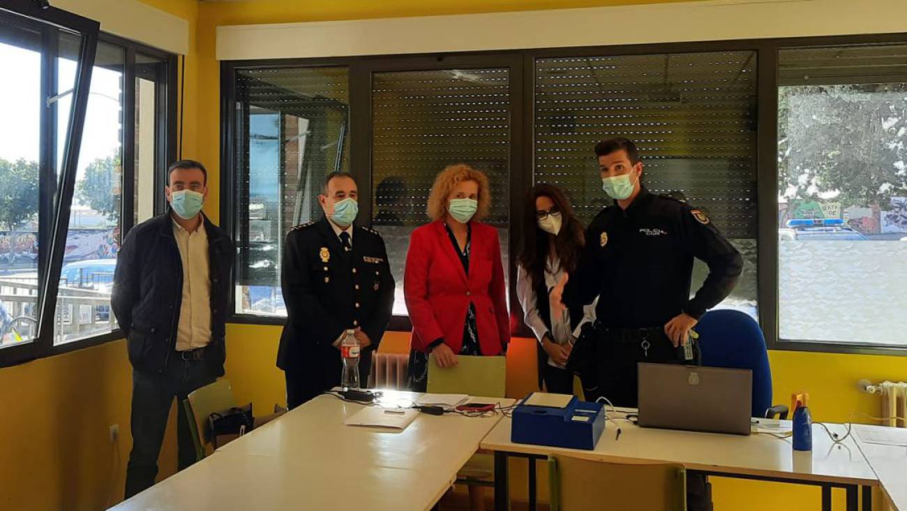 La renovaci�n del DNI llegar� una vez al mes a Cu�llar, Cantalejo y <h3 class='enlacePalabraNoticia'>Riaza</h3>