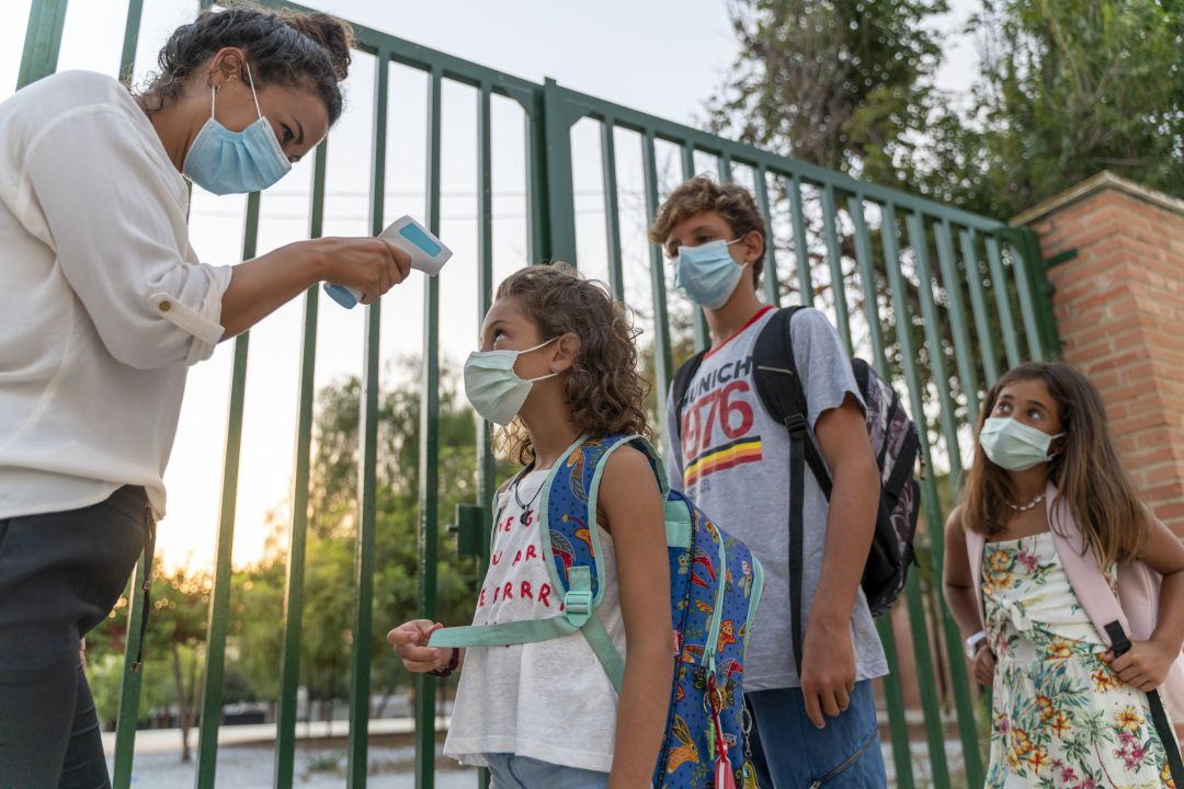 El aumento de contagios frena la intención de Sanitat de poder retirar las mascarillas en los colegios El aumento de contagios frena la intención de Sanitat de poder retirar las mascarillas en los colegios