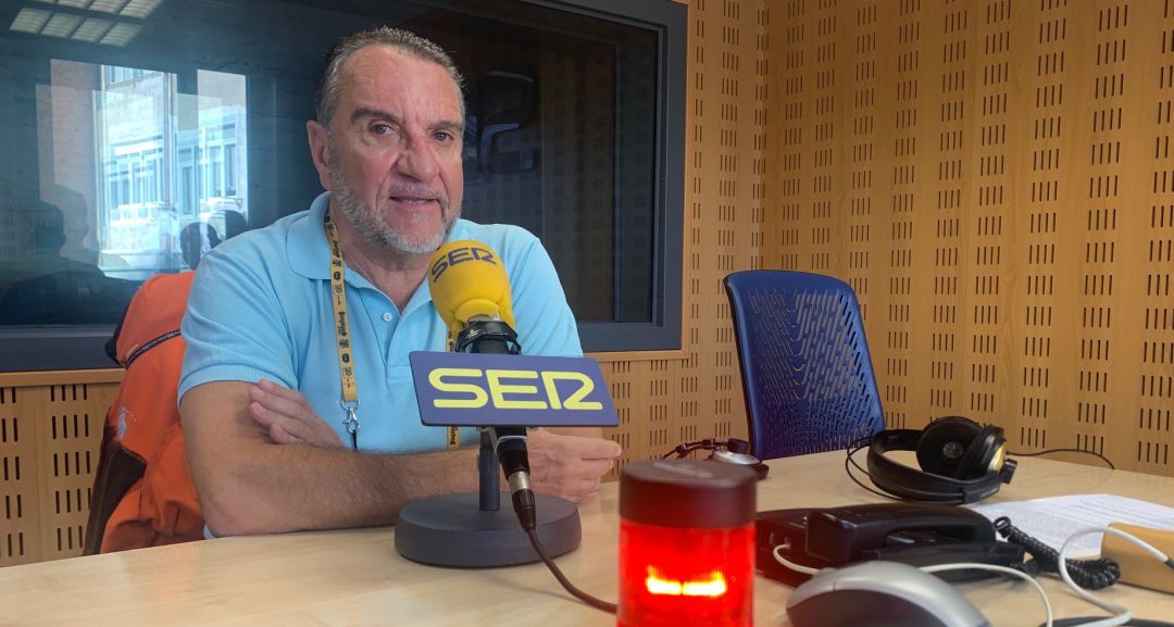 José Manuel Navas, tesorero de Turismoto, en los estudios de la SER José Manuel Navas, tesorero de Turismoto, en los estudios de la SER