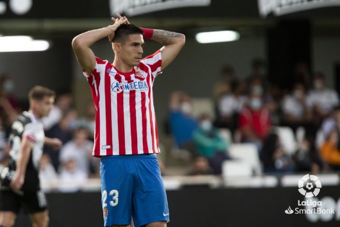 Djurdjevic lamenta una de las ocasiones falladas en la primera parte. Djurdjevic lamenta una de las ocasiones falladas en la primera parte.