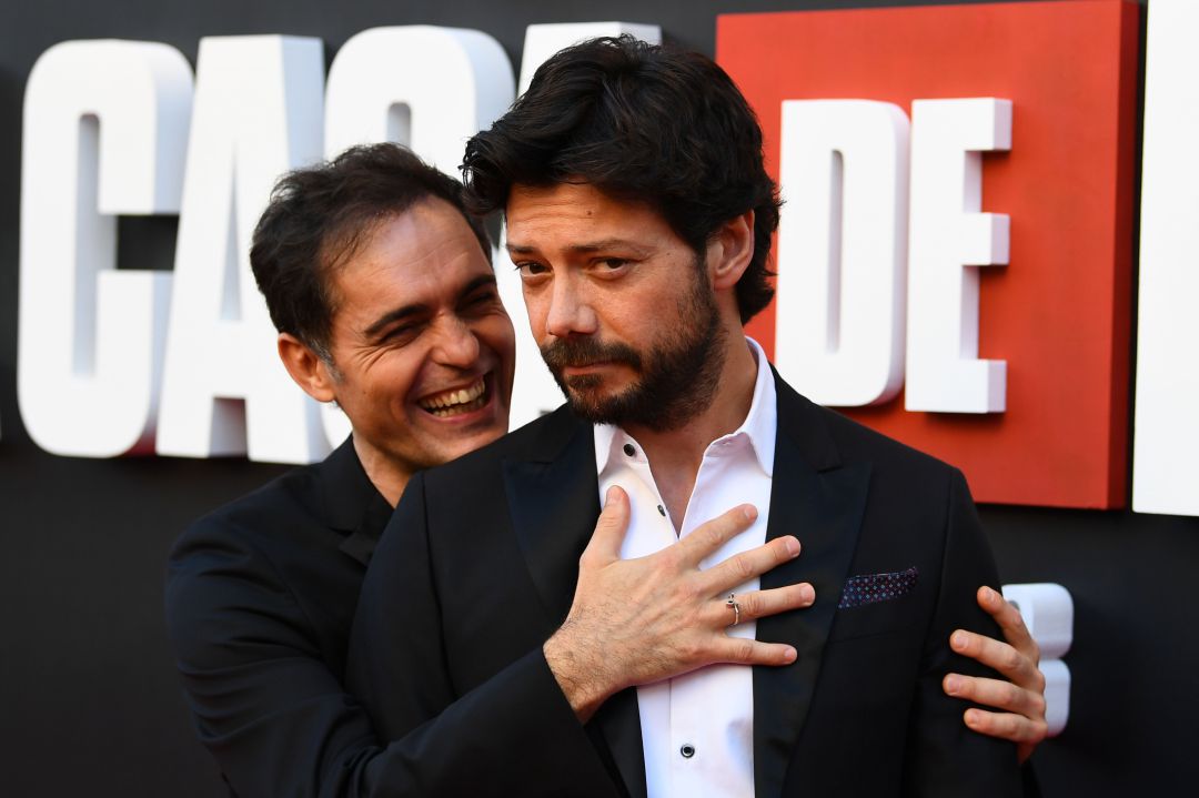 Los actores Álvaro Morte (d) y Pedro Alonso (i), durante la presentación de la tercera temporada de 'La Casa de Papel'. Los actores Álvaro Morte (d) y Pedro Alonso (i), durante la presentación de la tercera temporada de 'La Casa de Papel'.