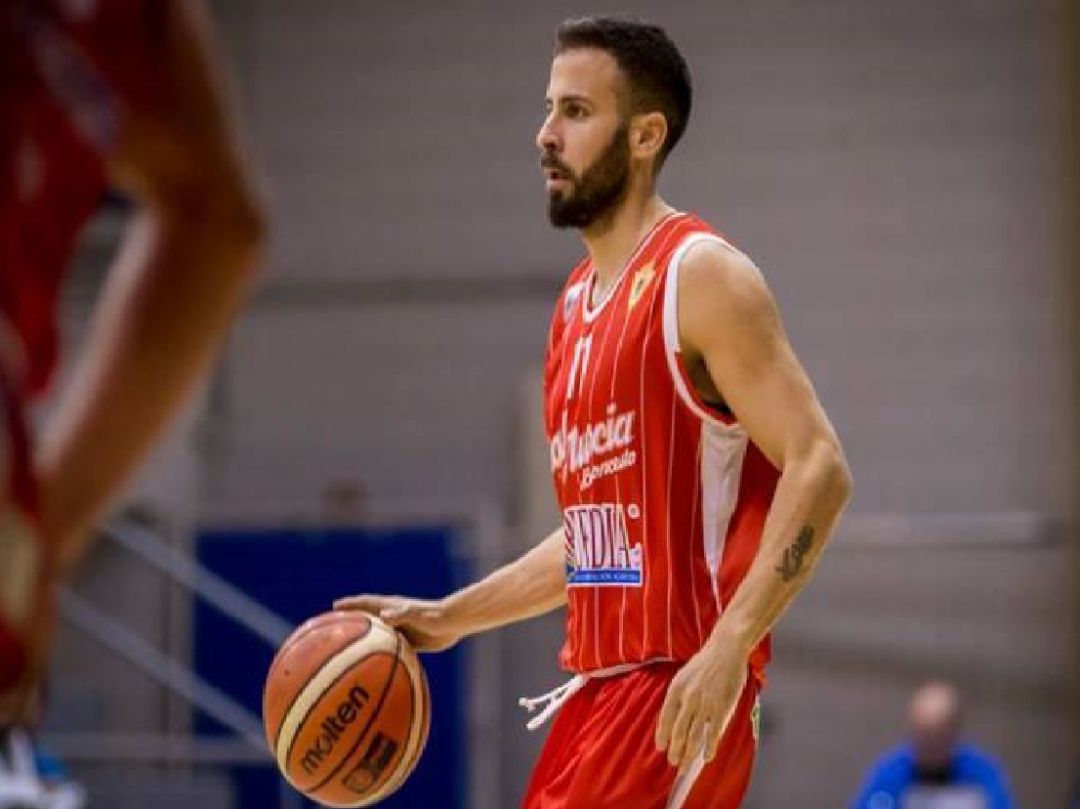 Juanjo Coello con la camiseta grana Juanjo Coello con la camiseta grana