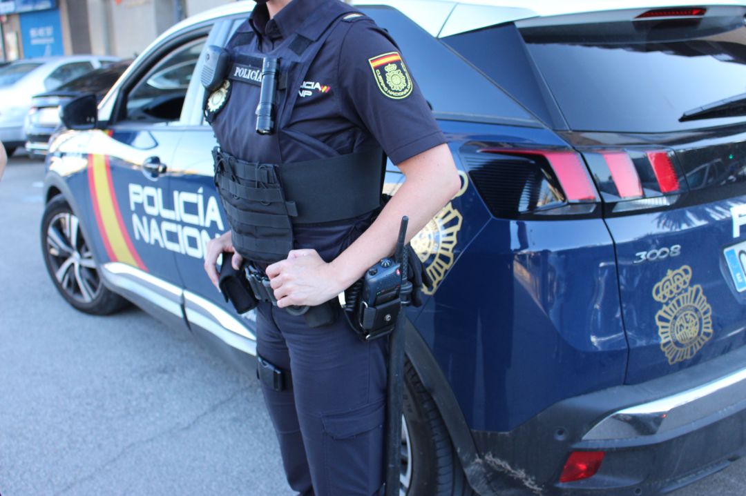 Agentes de la Policía Nacional de Gandia Agentes de la Policía Nacional de Gandia