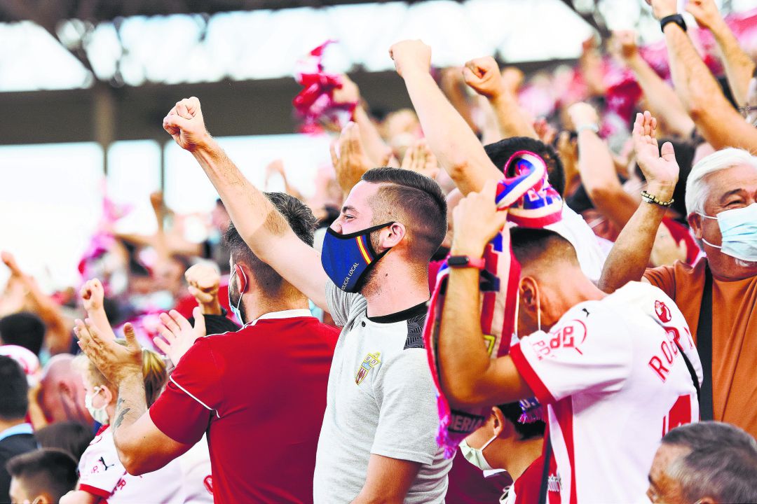 La afición del Almería se está acostumbrando a las alegrías. La afición del Almería se está acostumbrando a las alegrías.
