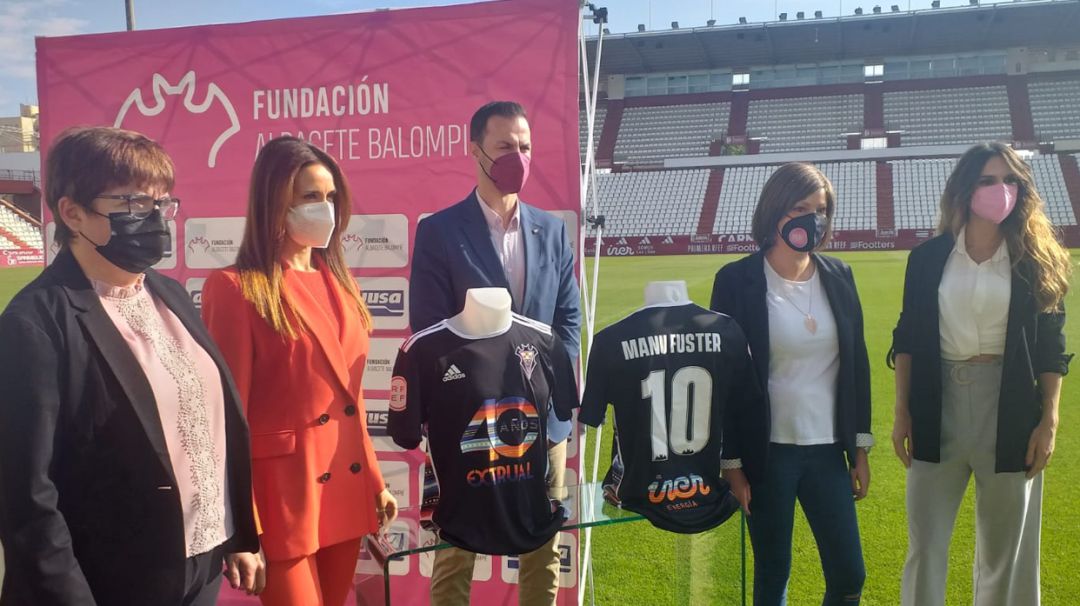 El Albacete ha presentado este jueves su acuerdo con AMAC y la AECC El Albacete ha presentado este jueves su acuerdo con AMAC y la AECC