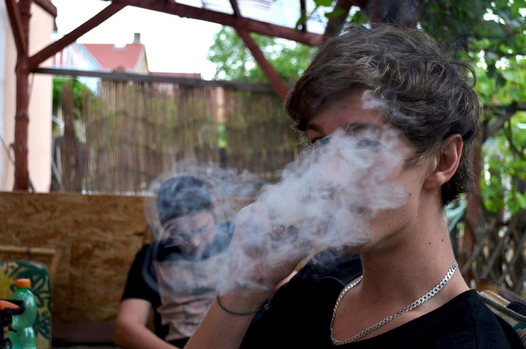 El consumo de marihuana en adolescentes centra la reflexión que propone Radio Aranda desde diversos puntos de vista para poder abordarlo de forma global El consumo de marihuana en adolescentes centra la reflexión que propone Radio Aranda desde diversos puntos de vista para poder abordarlo de forma global