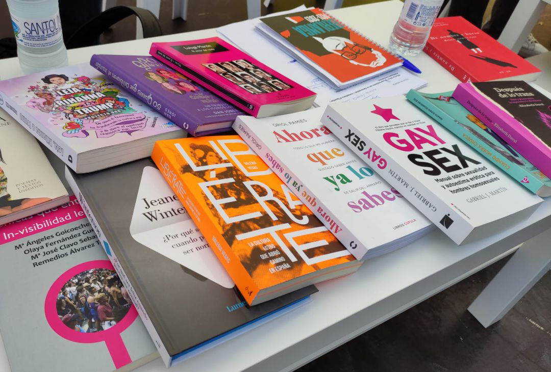 Algunos de los libros retirados Algunos de los libros retirados