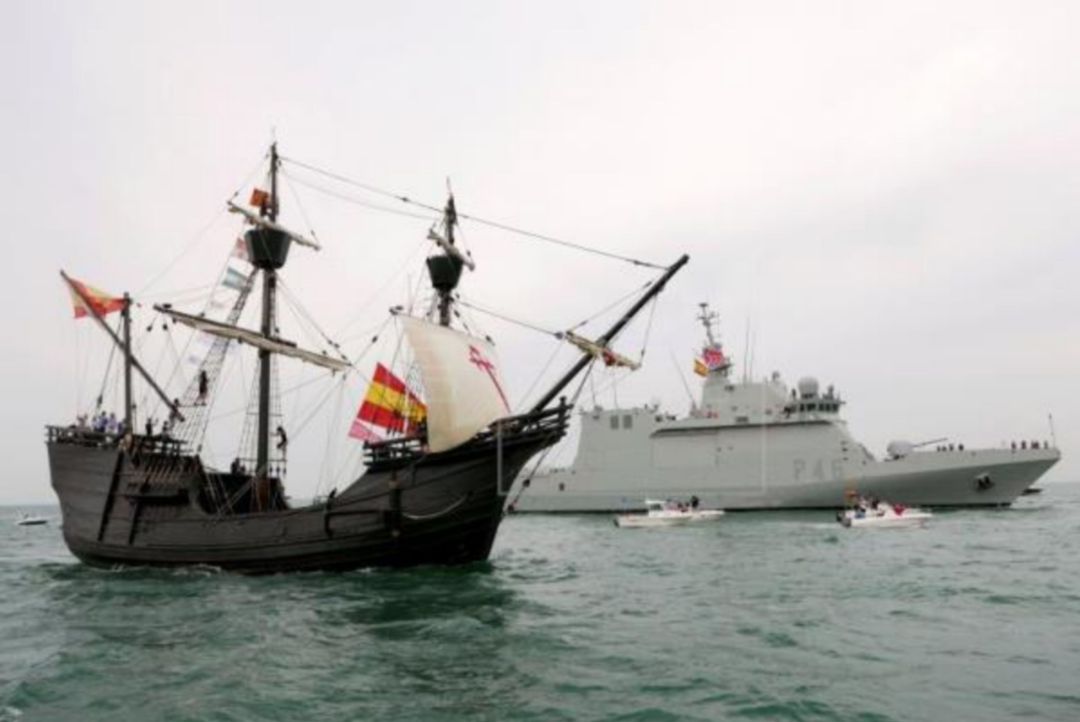 Barco de época en aguas de Sanlúcar Barco de época en aguas de Sanlúcar