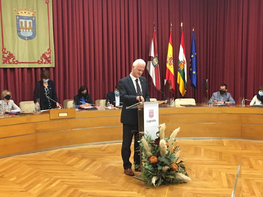 El alcalde de Logroño interviene en la primera sesión del Debate de Estado de la Ciudad. El alcalde de Logroño interviene en la primera sesión del Debate de Estado de la Ciudad.